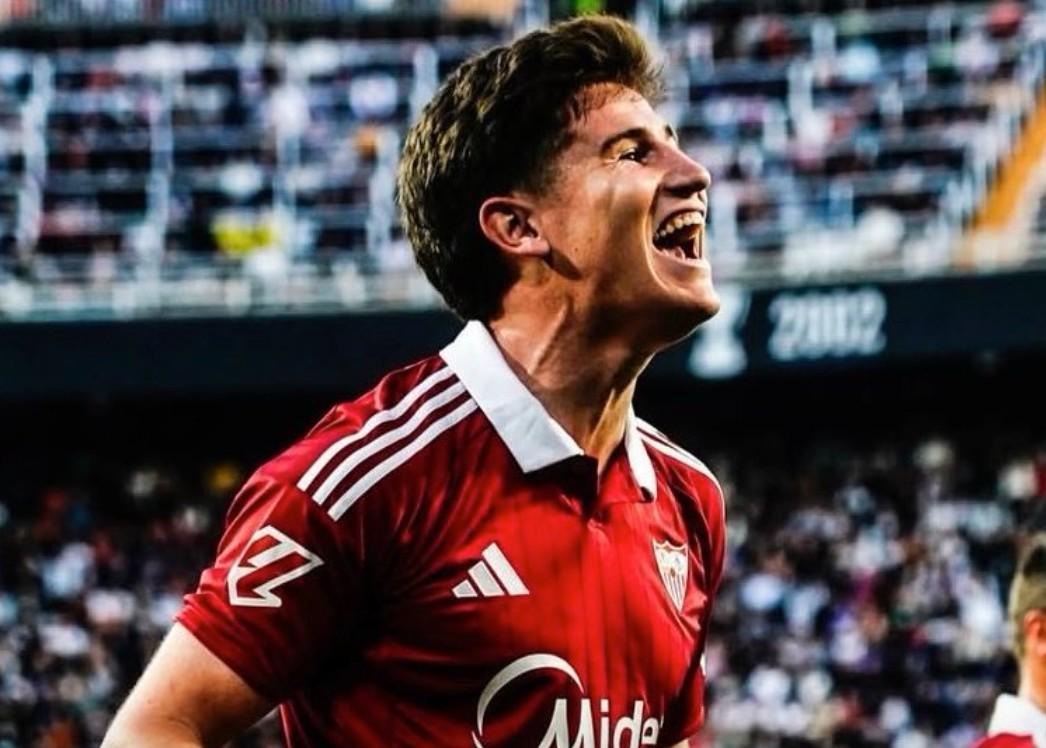 开云平台-西媒:斯卡洛尼正在为阿根廷队考察塞维利亚的左后卫奥索